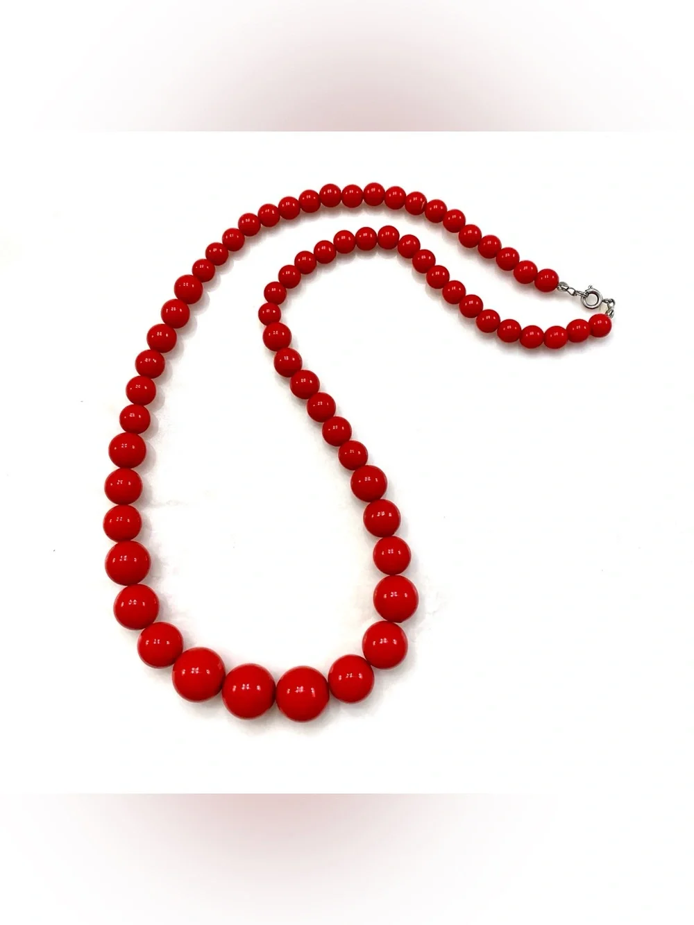 Retro Bold Red Graduated Bead Necklace